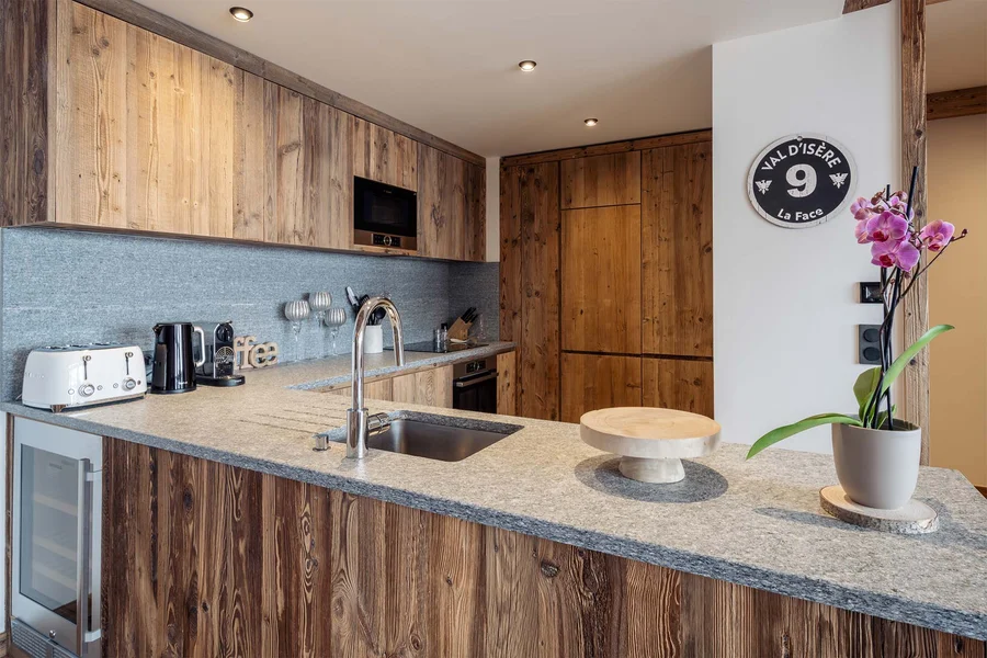 Beautiful chalet for eight in prestige area photo 14
