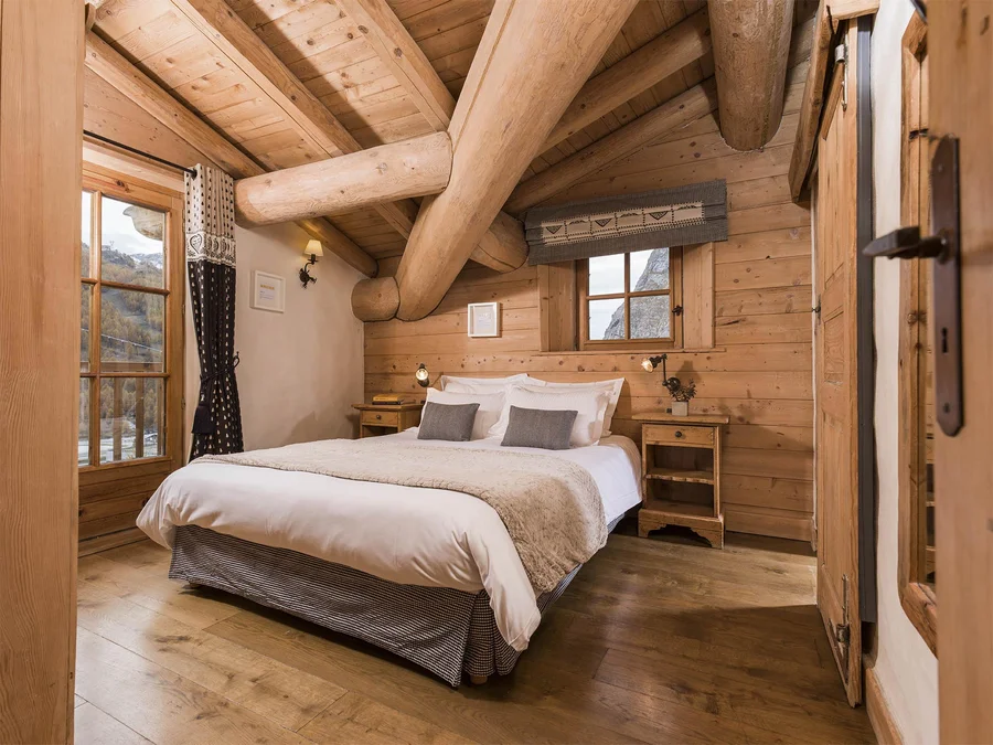Stunning chalet for ten in quiet area of the resort photo 3