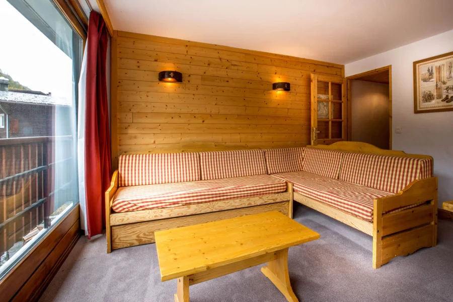 Modest apartment in the centre, walking distance to the lifts photo 3