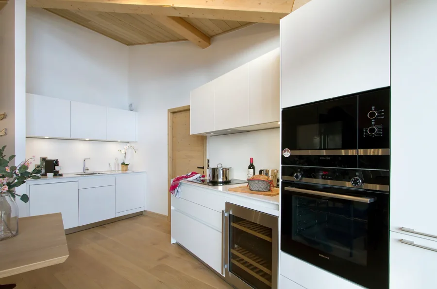 Bright open apartment on the piste photo 5