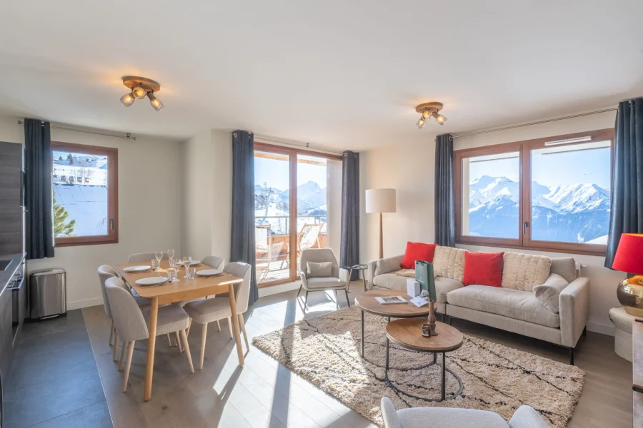 Modern new apartment for a small family photo 3