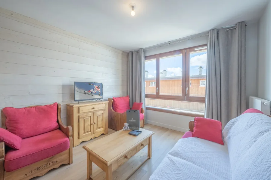 Bright, modern and close to the slopes photo 2
