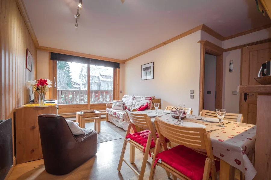 One bedroom apartment for four near centre of Chamonix photo 2