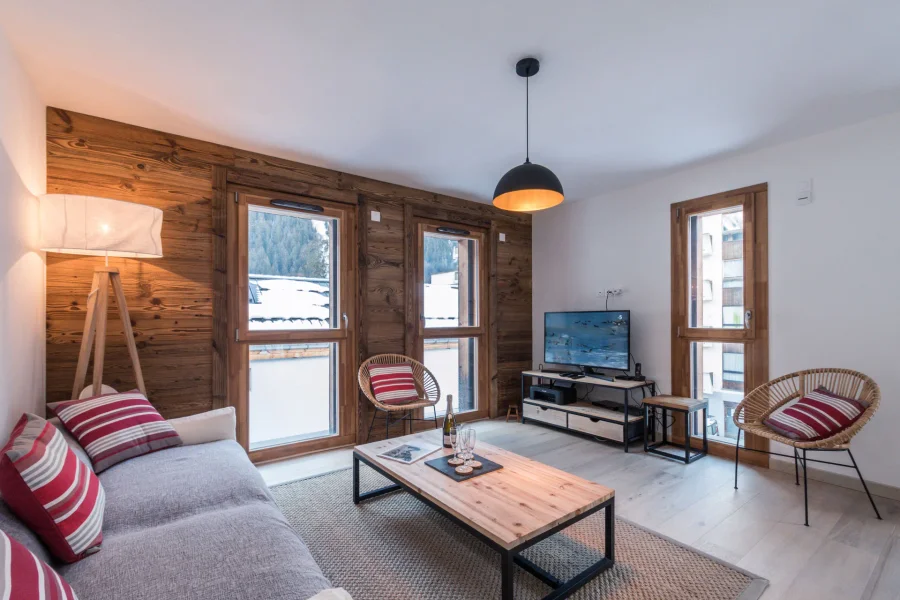 Stunning six person apartment near the buzz of central Chamonix photo 2