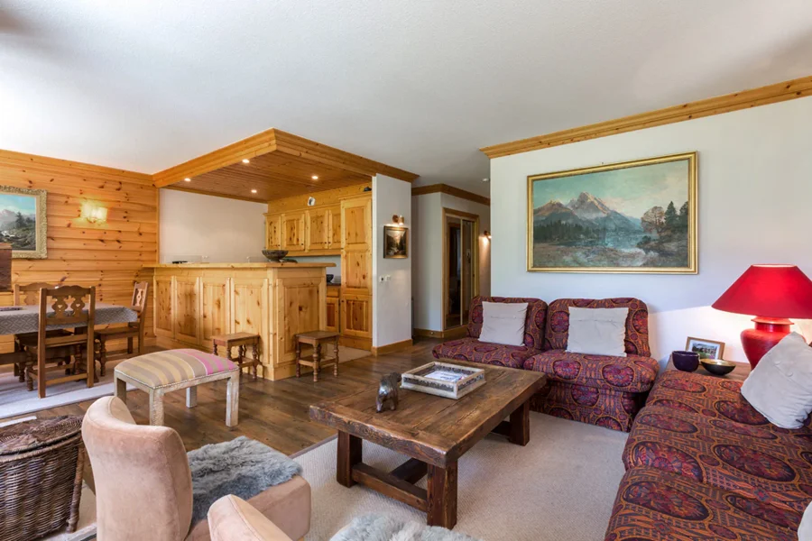 Ski-in ski-out family apartment photo 2