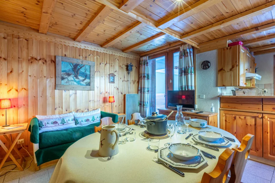 Classic style apartment in a quiet chalet photo 5