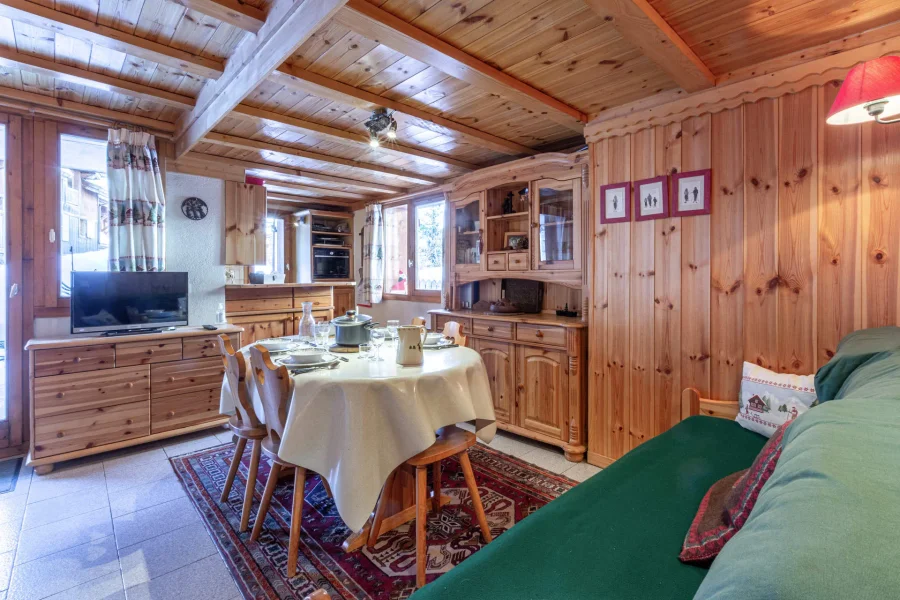 Classic style apartment in a quiet chalet photo 3