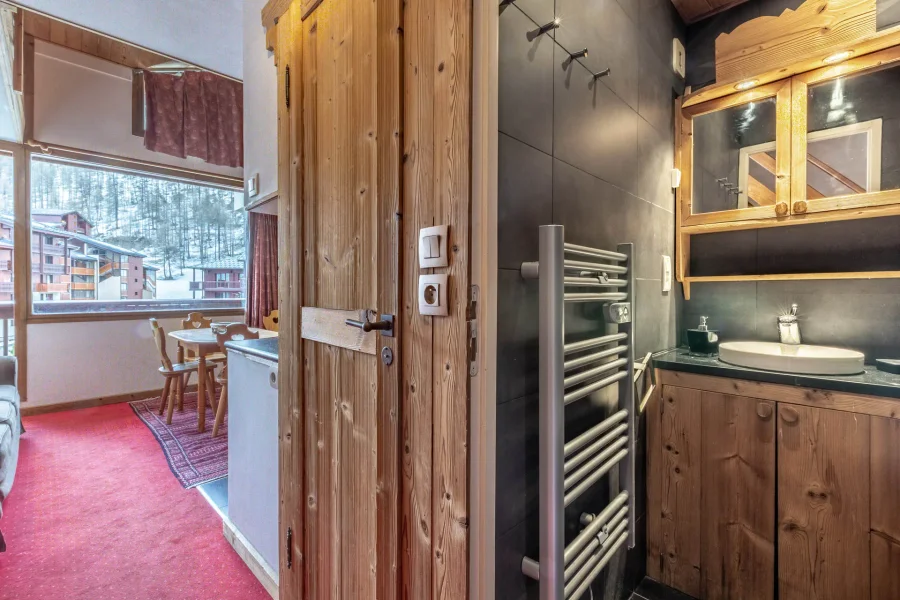 One bed with mezzanine in central location photo 5