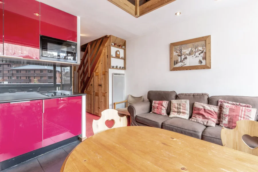 One bed with mezzanine in central location photo 4