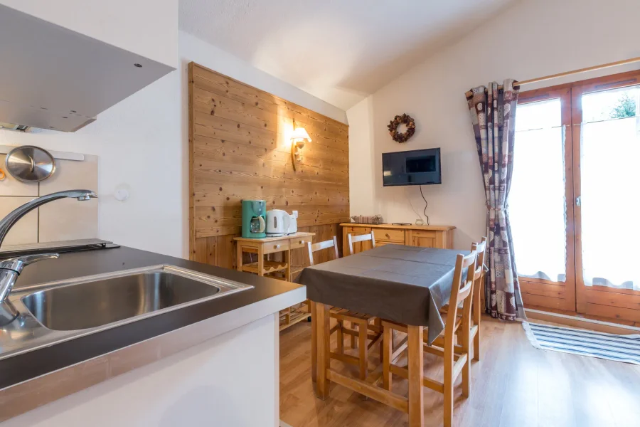 Apartment in authentic style chalet photo 2