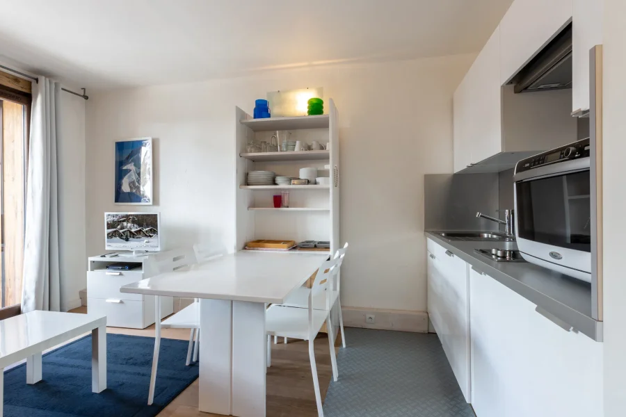 Bright ski-in studio with spacious balcony in the heart of the village photo 2