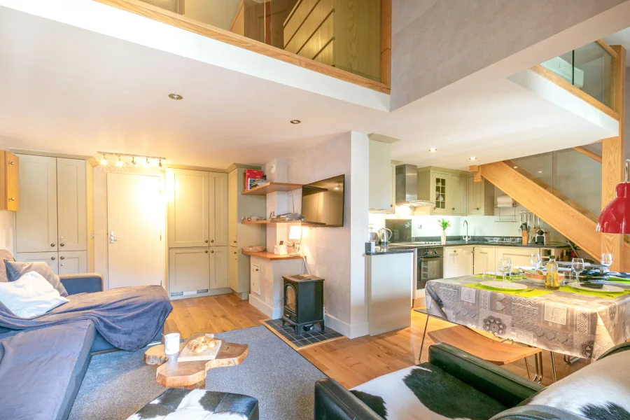 Bright alpine apartment close to the centre photo 5