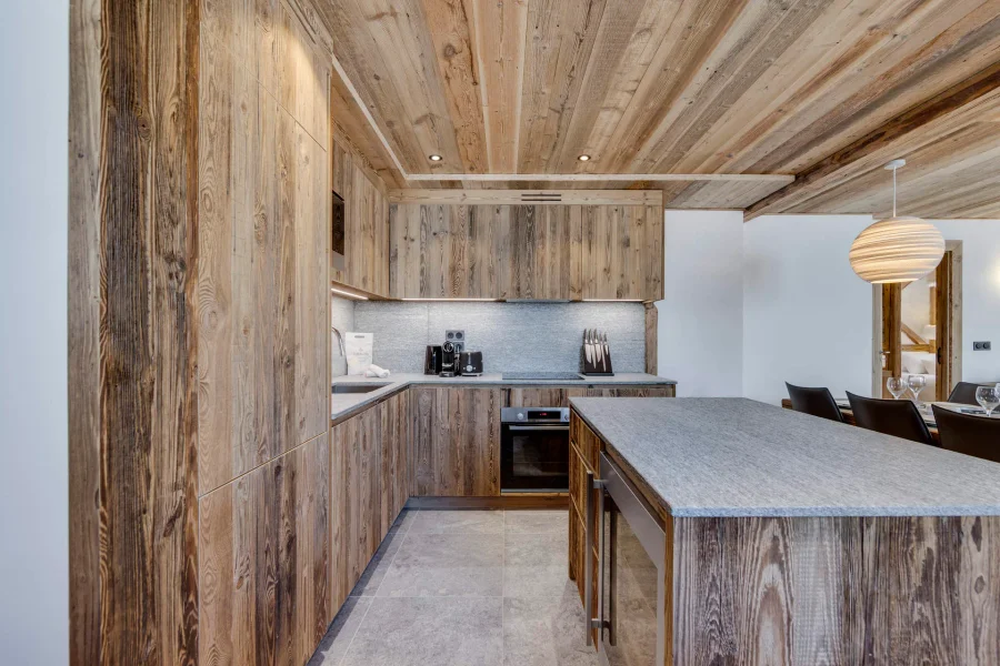 Stunning apartment in serene location photo 5