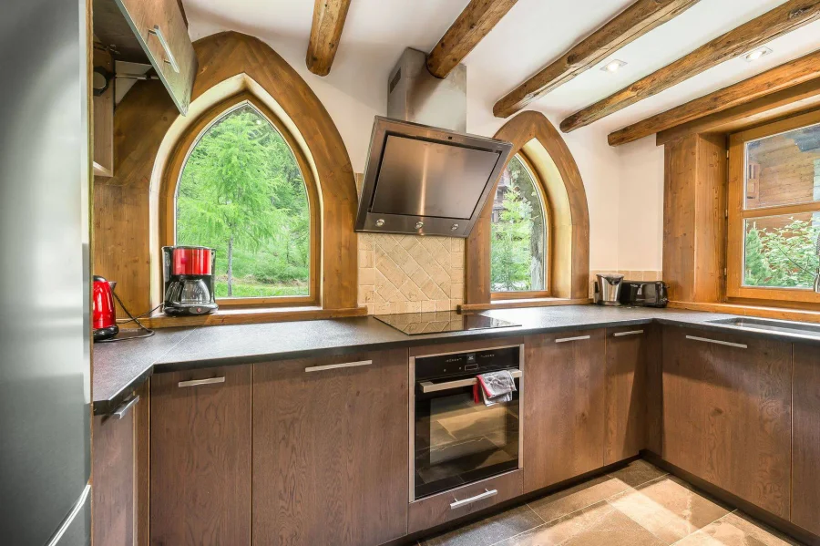 Five bedroom chalet on the piste photo 3