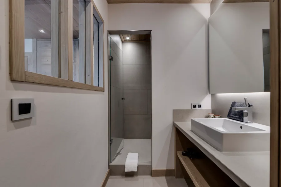 Light and modern apartment near the centre of Val d'Isère photo 3