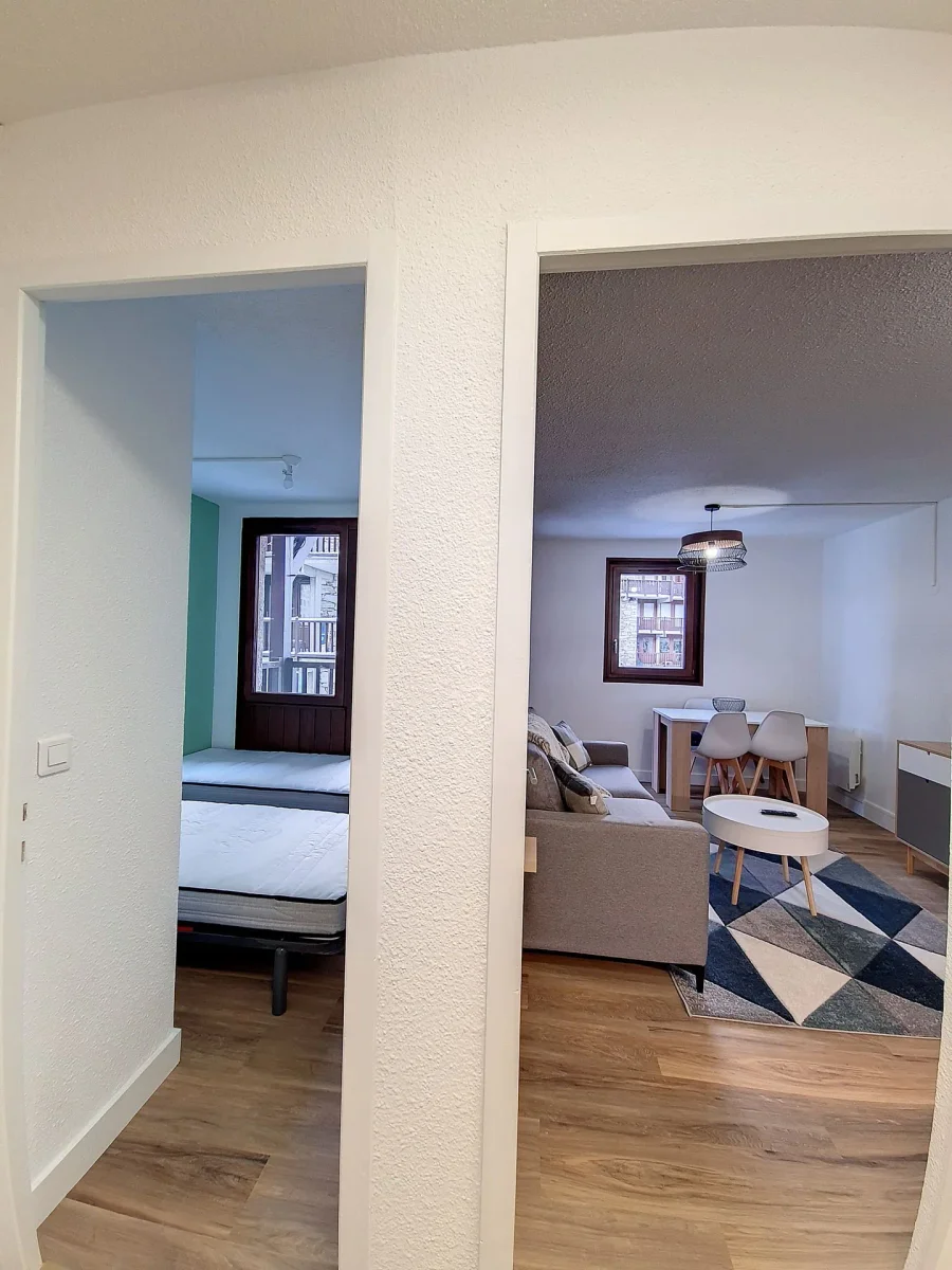 One bedroom ski-in-ski-out apartment for four photo 4