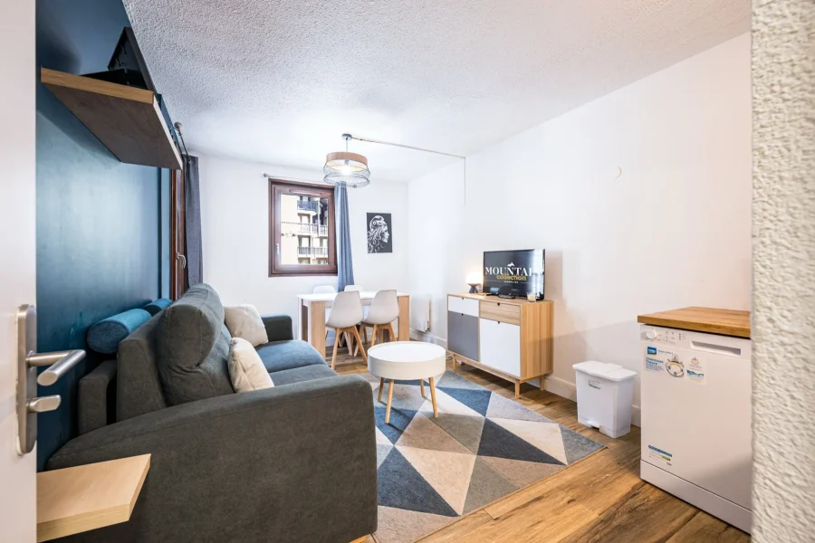 Renovated one bedroom apartment for four in village centre photo 5